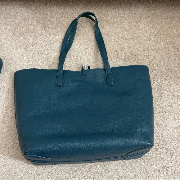 Vegan leather tote with insert n crossbody strap - Picture 4 of 10